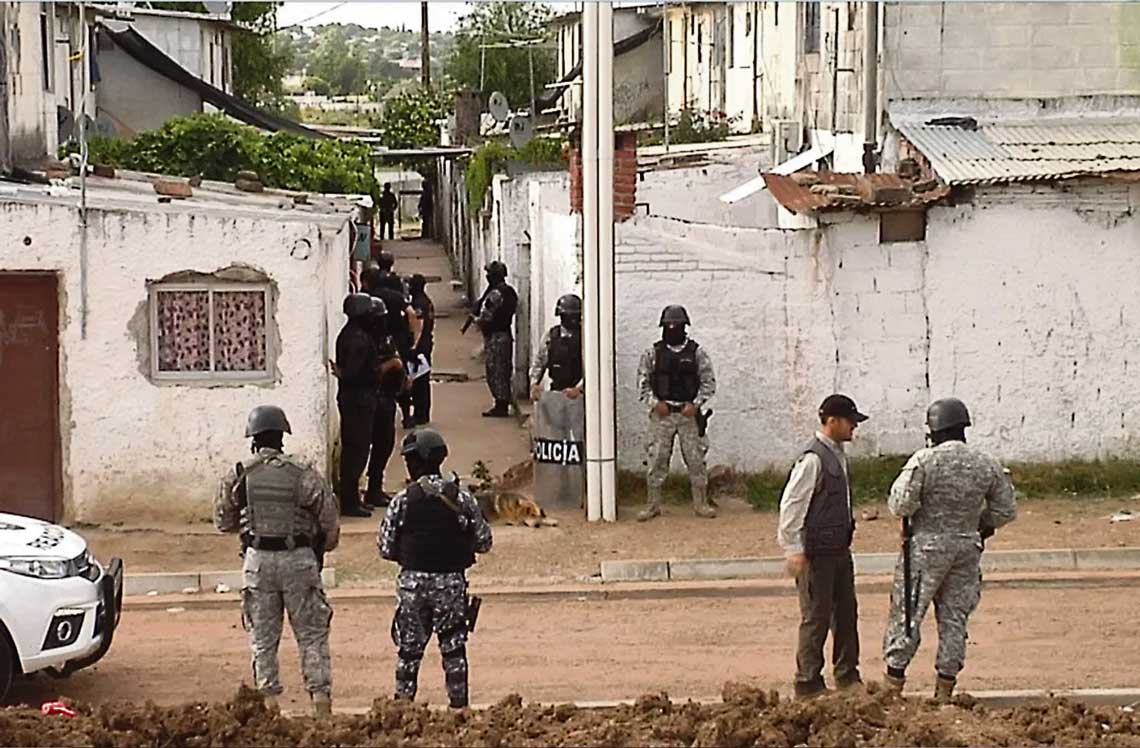 Usurpación violenta: un delito que creció a la sombra de barrios dominados  por bandas criminales | La Mañana